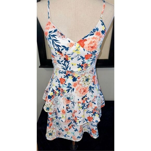 City Studio Floral Dress - NWT - Size 1 Juniors - Picture 4 of 12